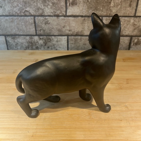 Vintage Beswick (England) Black Matte Standing Cat Figurine #1897 - Picture 2 of 8